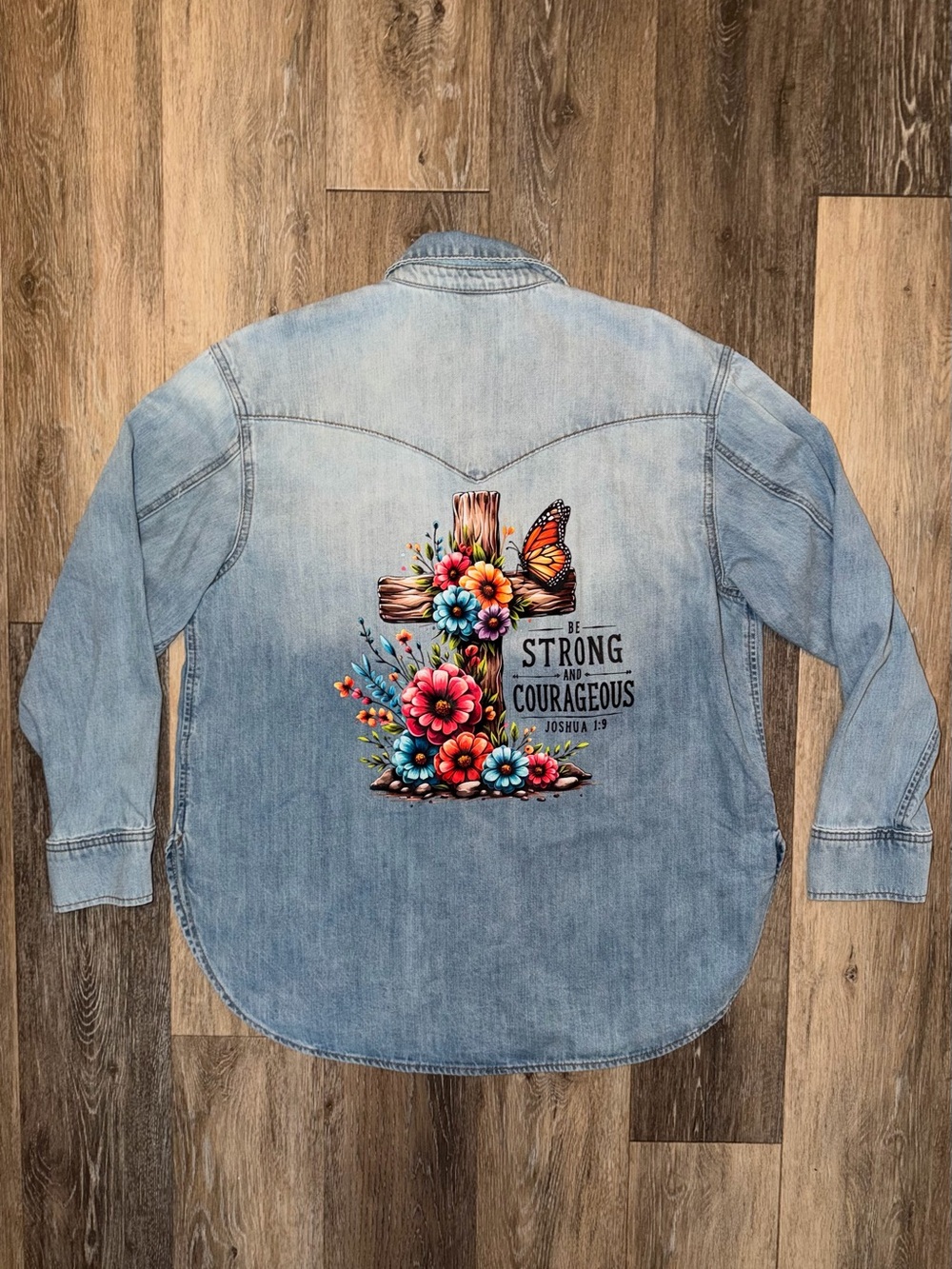 NWT Universal Threads Women’s Oversized Jean Jacket with Christian Cross Graphic - Picture 4 of 10